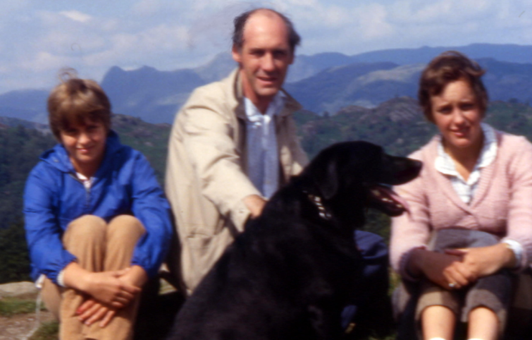 Lisa, her dad Brian and sister Lyn with their dog